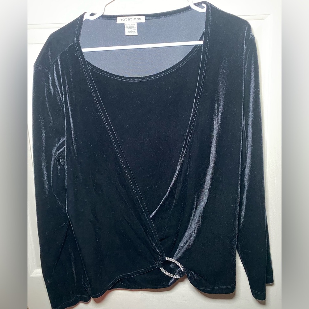 Notations Vintage Women's Black Velvet Blouse With‎ Buckle Accent Size L